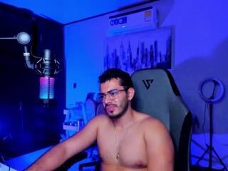 Bruno Oconer webcam flirt4free model stream image