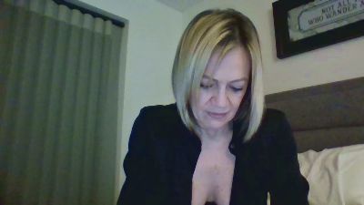 Milfshake227 webcam model stream image