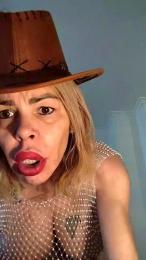 Rubiazaaaa webcam model stream image