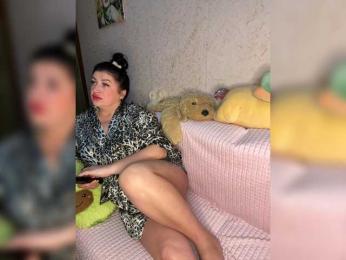 Ju--lia webcam model stream image