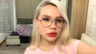 PLUSHIE_EYES webcam model stream image