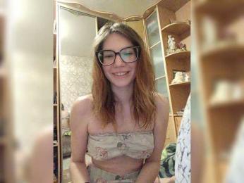 KittyMiracle webcam model stream image