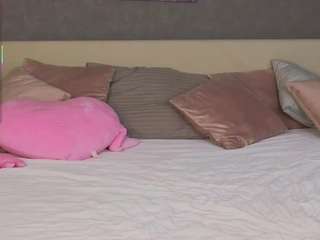 molly-rouge webcam model stream image