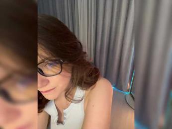 -EzheVika- webcam model stream image