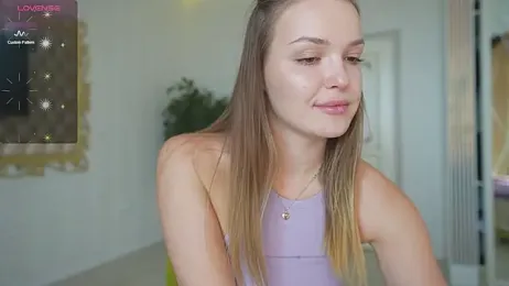 PeachyLina webcam model stream image