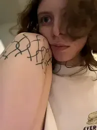 RinaMood webcam model stream image