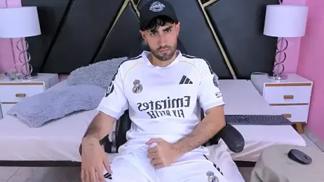 MilanZaire webcam model stream image