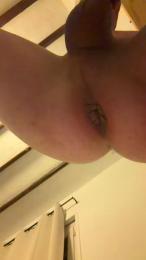 VicVic8 webcam model stream image