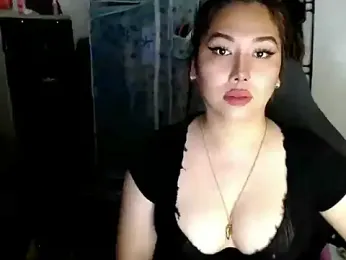 urqueendominant webcam model stream image