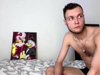 petal_couple webcam model stream image