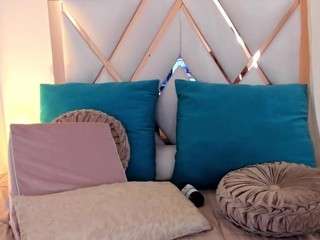 kim-woods webcam model stream image