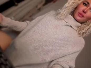 transnextdoor_ webcam model stream image