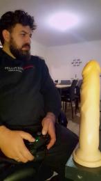 Uhgjvv webcam cam4 model stream image