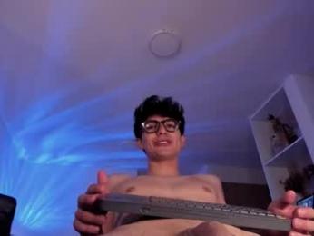 mikeyvioleta webcam model stream image