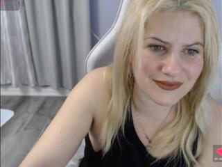 Bella Starrrr webcam model stream image