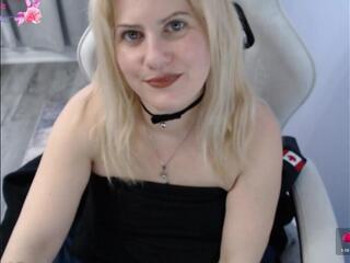 Bella Starrrr webcam model stream image