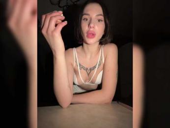 BabyDarii webcam model stream image