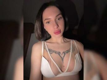 BabyDarii webcam model stream image