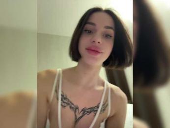 BabyDarii webcam model stream image