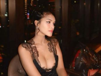 DemiLeigh webcam model stream image