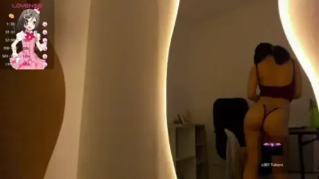 SuzzyyM webcam model stream image