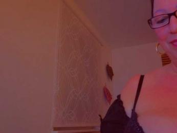 Connyat99 webcam model stream image