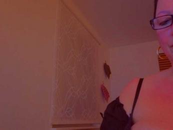 Connyat99 webcam model stream image