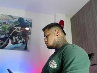 Apolo Strongman webcam model stream image