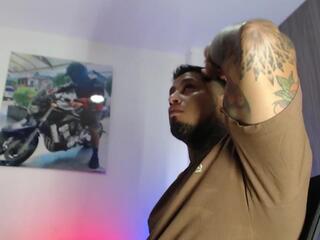 Apolo Strongman webcam model stream image