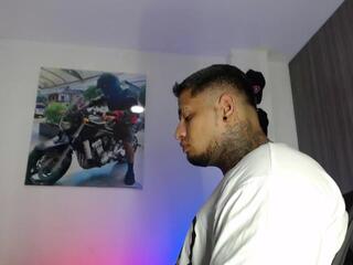 Apolo Strongman webcam model stream image