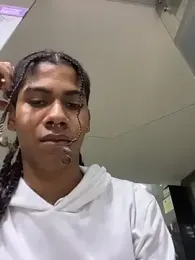 Maxim-Walker webcam model stream image