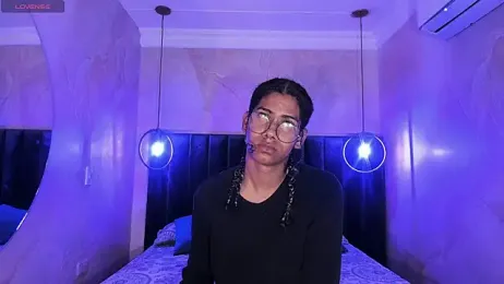 Maxim-Walker webcam model stream image