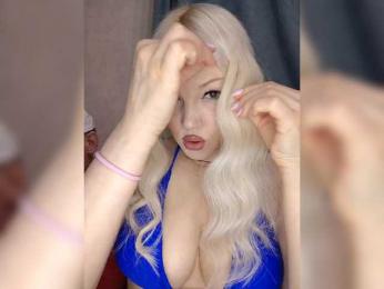 AlenkiyCvetochek webcam model stream image