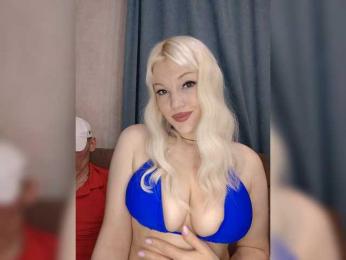 AlenkiyCvetochek webcam model stream image