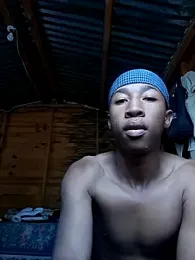 Peterveero12 webcam model stream image