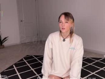 petitebrat webcam model stream image