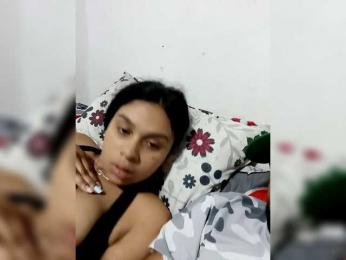 Twolatinshott webcam bongacams model stream image