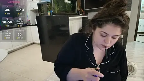 Layla- webcam model stream image