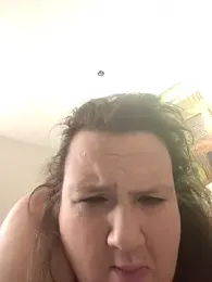 luvbug28 webcam stripchat model stream image