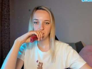 rousereedd webcam model stream image