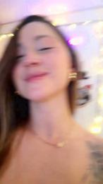 BruunaLove_ webcam model stream image