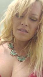 Kloie webcam model stream image