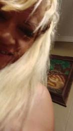 Kloie webcam model stream image