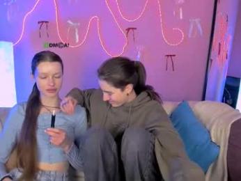 daisy_baby_ webcam model stream image