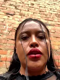 -Mia1 webcam model stream image