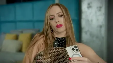 LunaAlya webcam model stream image