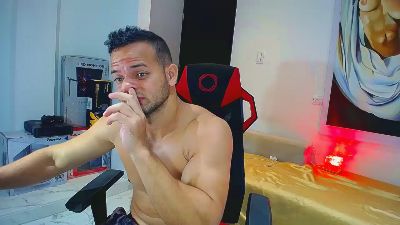 hugo_19cm webcam model stream image