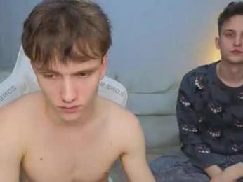 pupsenish webcam model stream image