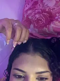 luludoll_ webcam model stream image