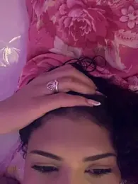 luludoll_ webcam model stream image